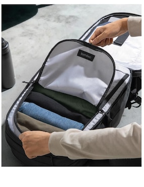 Mochila de viaje Tomtoc Urban impermeable